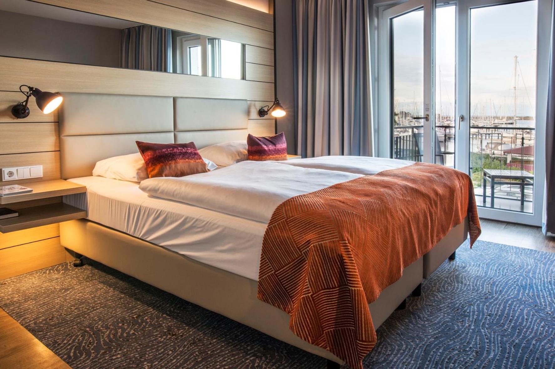 Hafenhotel Meereszeiten Heiligenhafen Kültér fotó