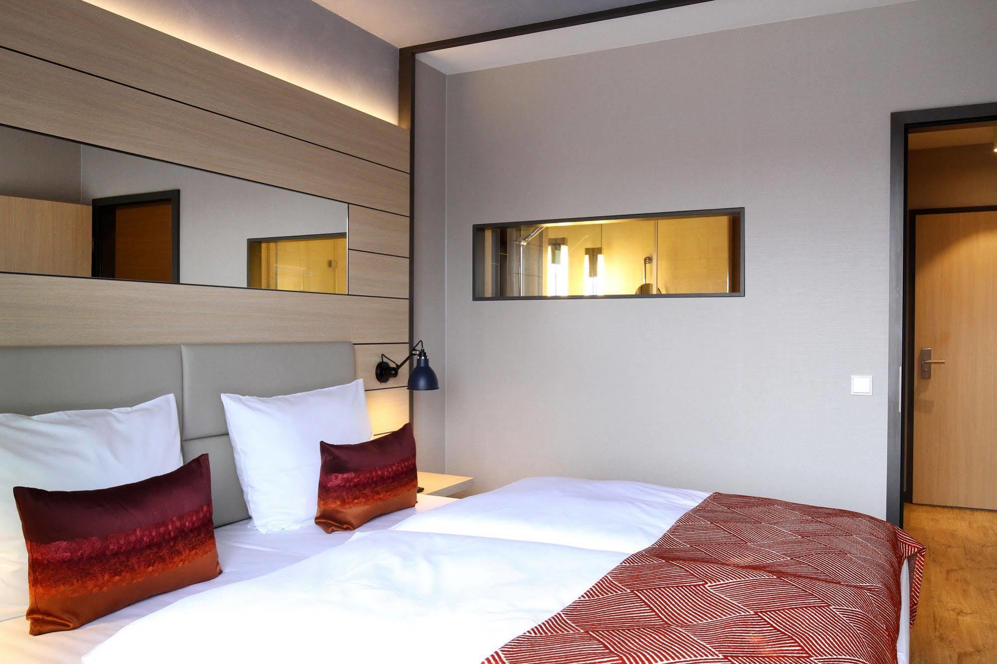 Hafenhotel Meereszeiten Heiligenhafen Kültér fotó