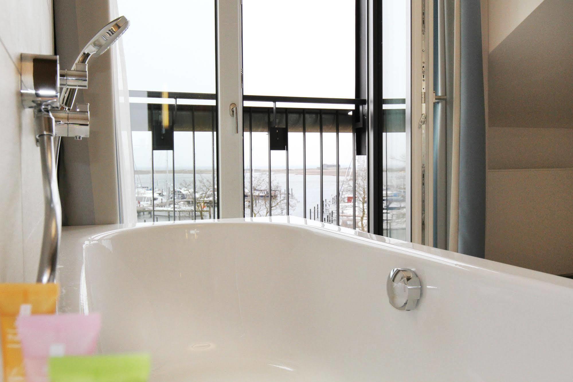 Hafenhotel Meereszeiten Heiligenhafen Kültér fotó
