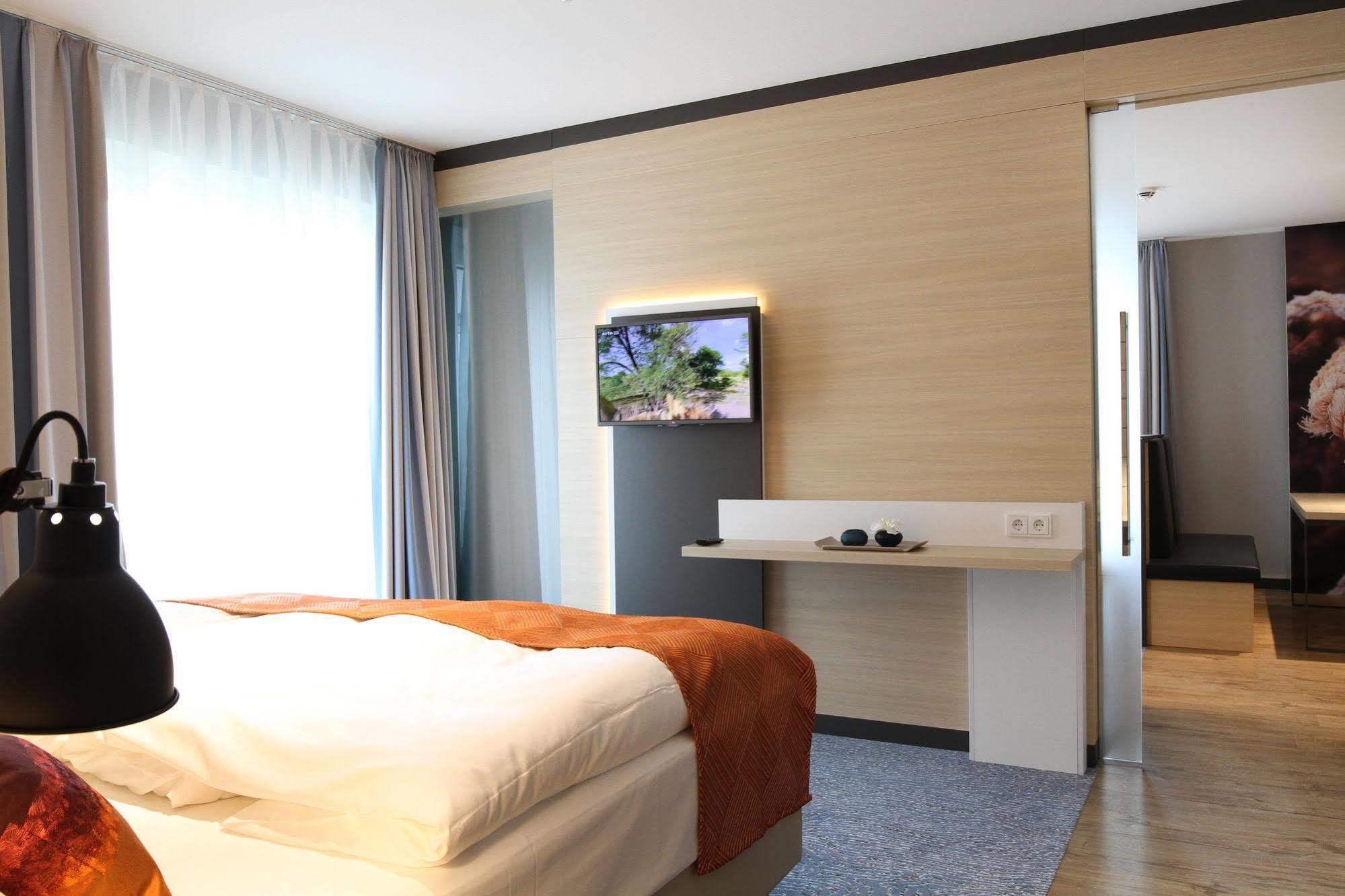 Hafenhotel Meereszeiten Heiligenhafen Kültér fotó
