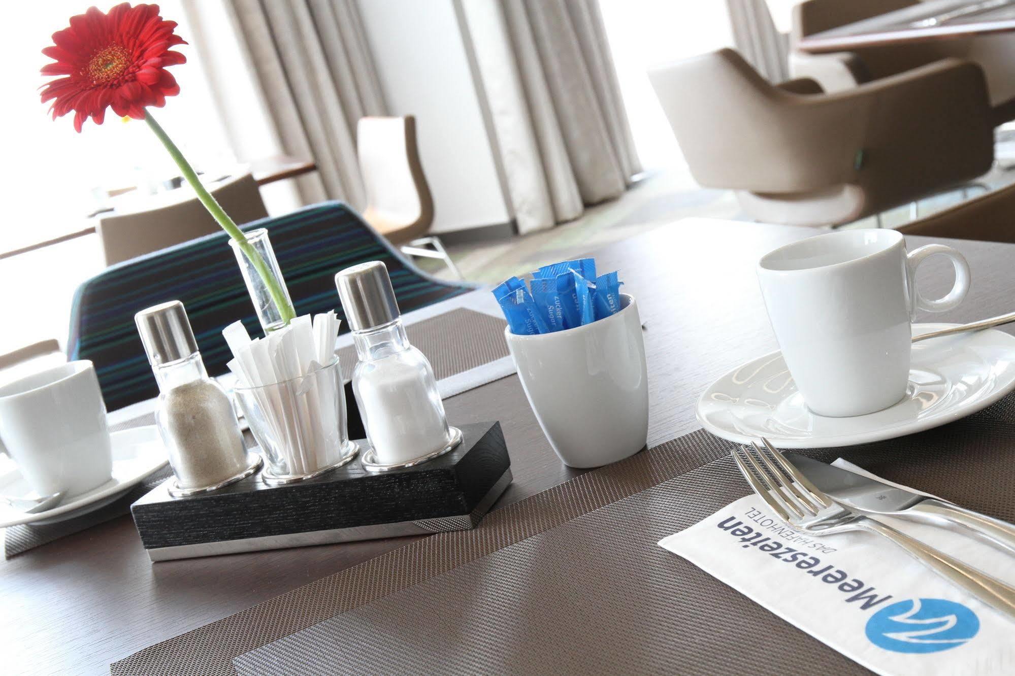 Hafenhotel Meereszeiten Heiligenhafen Kültér fotó
